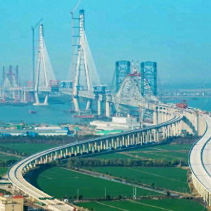 常泰长江大桥明年建成，高速、免费路通车，但铁路还是“半吊子”