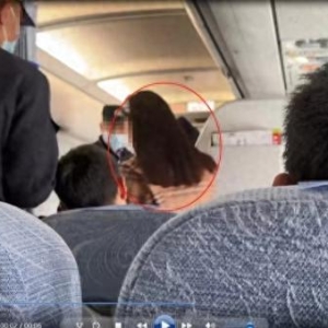 女乘客起飞前抽电子烟，致飞机迟飞近一小时，拉萨机场公安：会依法处理