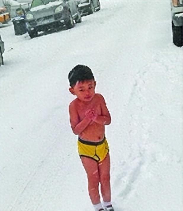 曾经那个被父亲，强迫在雪地裸跑的3岁小男孩，现如今近况如何？