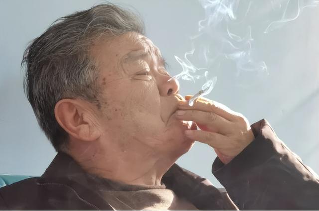 15年山东男子抽烟26年,肺脏依旧红润,医生：这5个习惯，值得借鉴